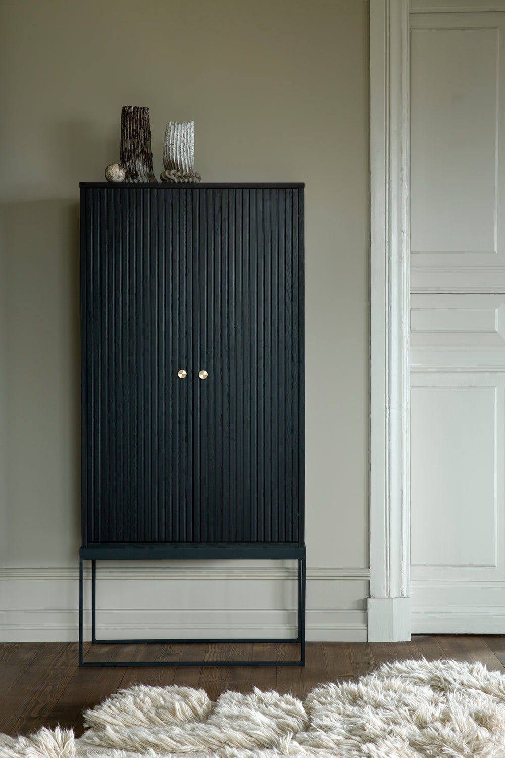 ygg&lyng Dis skap 168 cm rillet