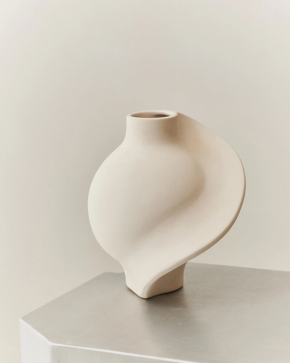 Louise Roe Pirout Vase 01