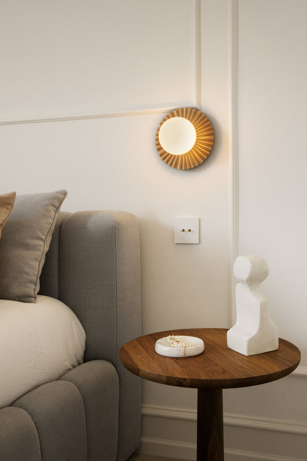 Nuura Liila Muuse Small Opal vegglampe