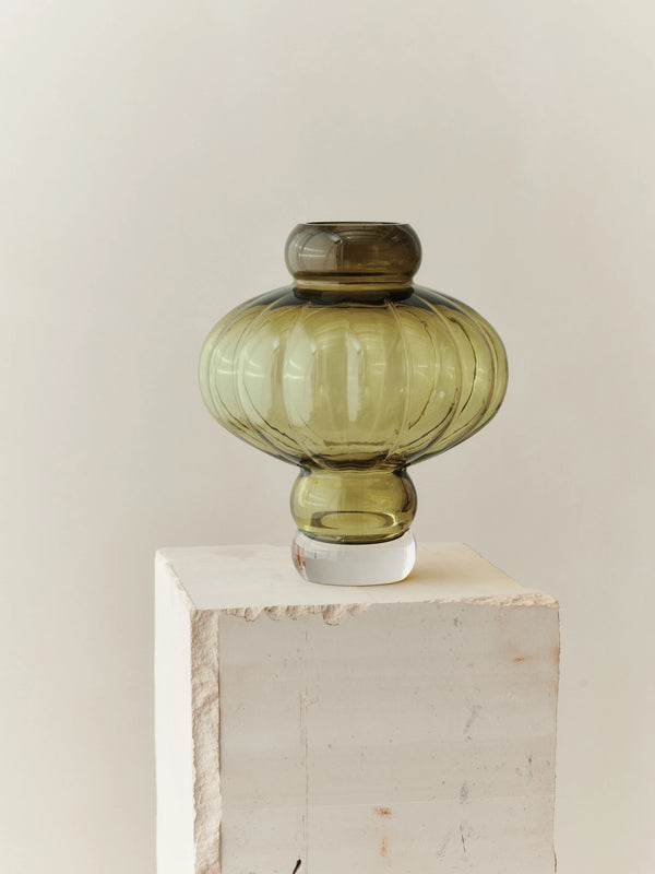 Louise Roe Balloon Vase 08