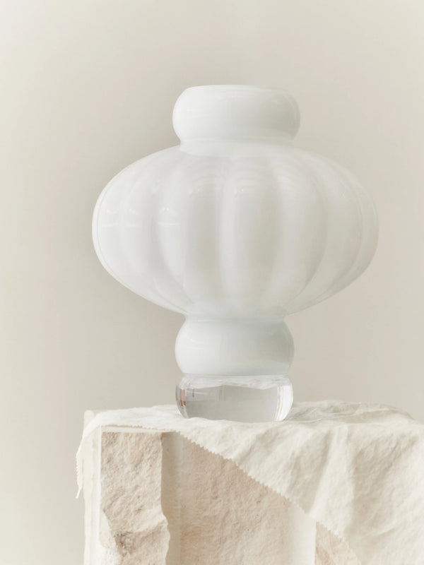 Louise Roe Balloon Vase 08
