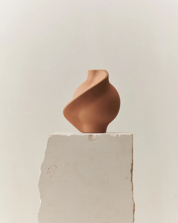 Louise Roe Pirout Vase 01