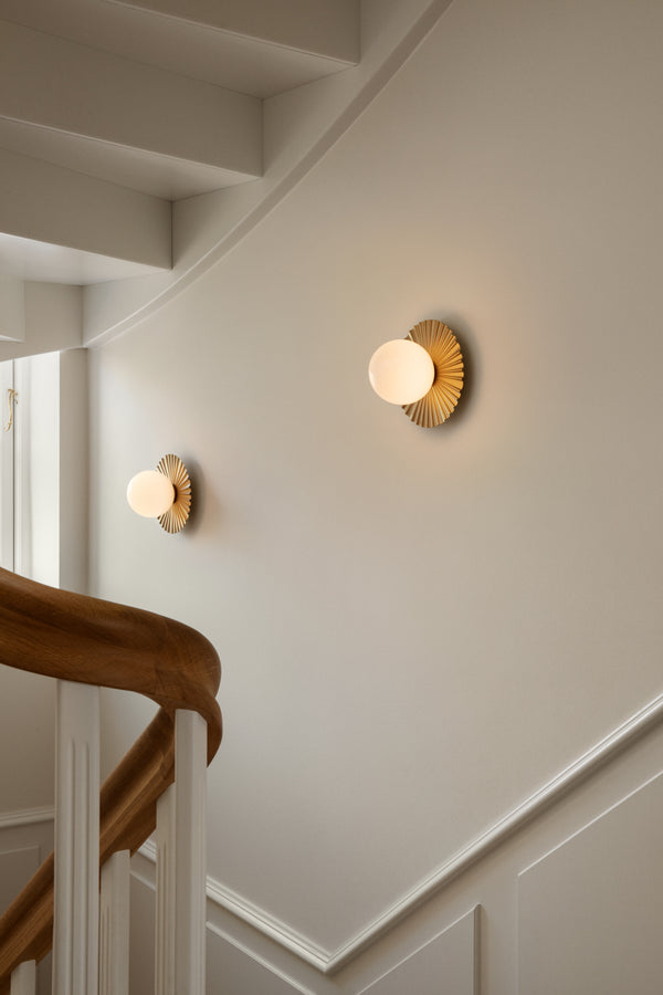 Nuura Liila Muuse Small Opal vegglampe