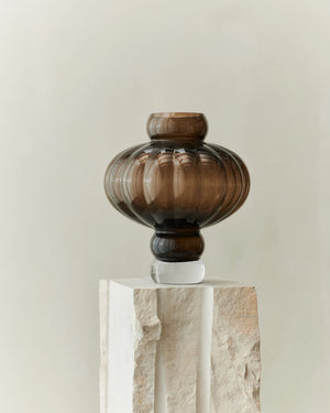 Louise Roe Balloon Vase 08