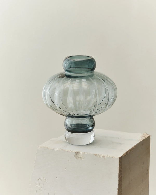 Louise Roe Balloon Vase 08