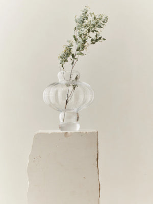 Louise Roe Balloon Vase 08