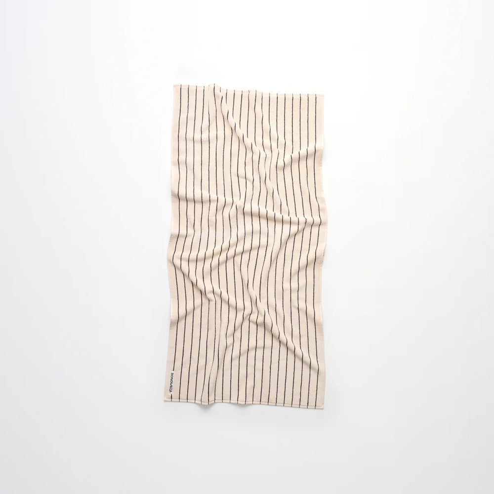 BONGUSTA Naram Bath Towel - Bade Håndkle, creme & ink
