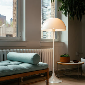 Panthella Gulvlampe, opal hvit