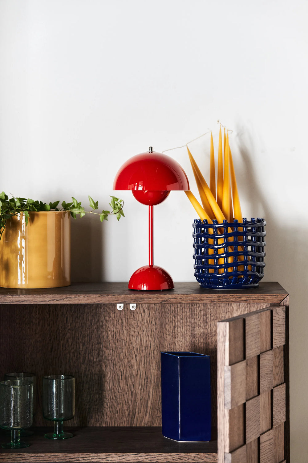 Flowerpot VP9 Oppladbar Bordlampe, vermilion red