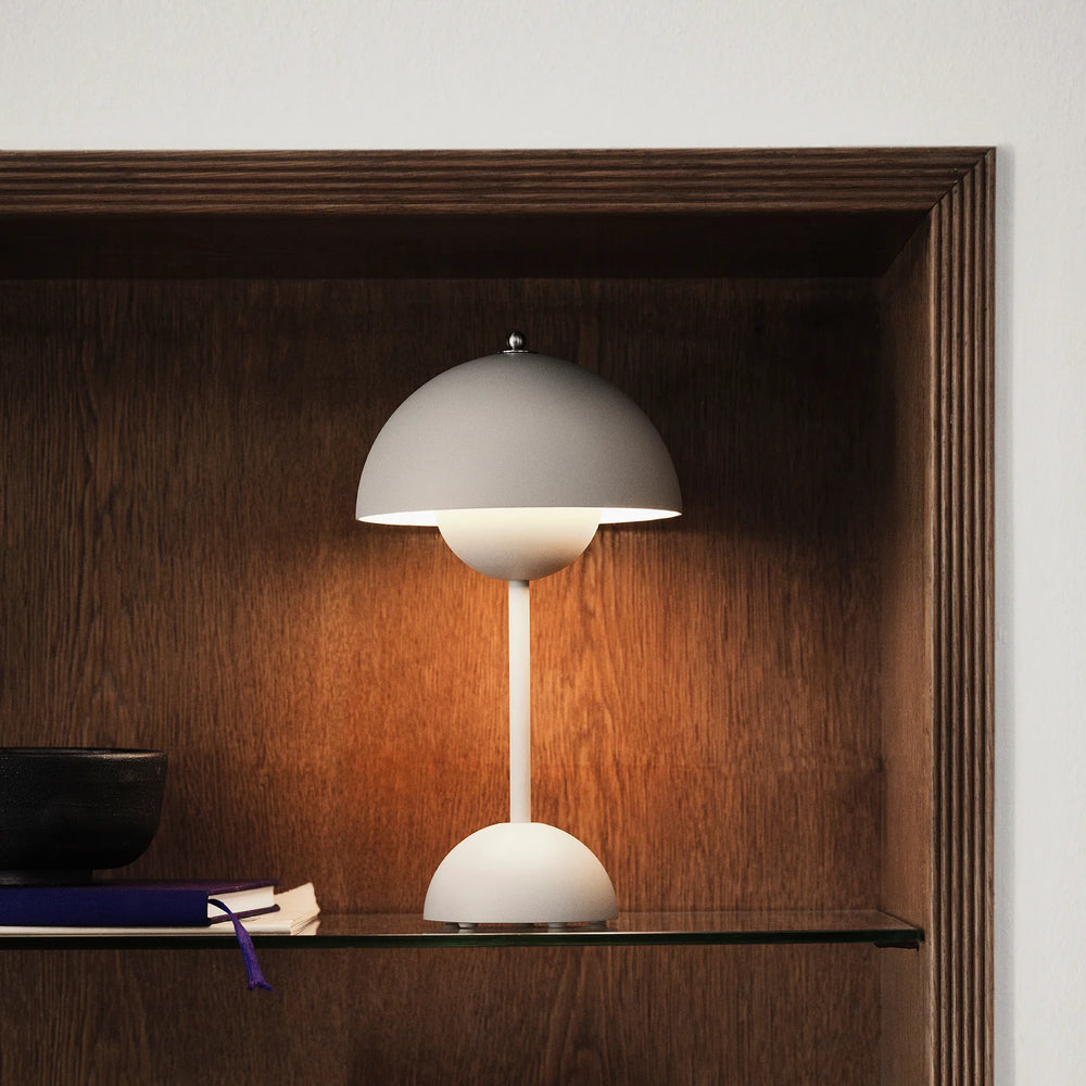 Flowerpot VP9 Oppladbar Bordlampe, matt light grey