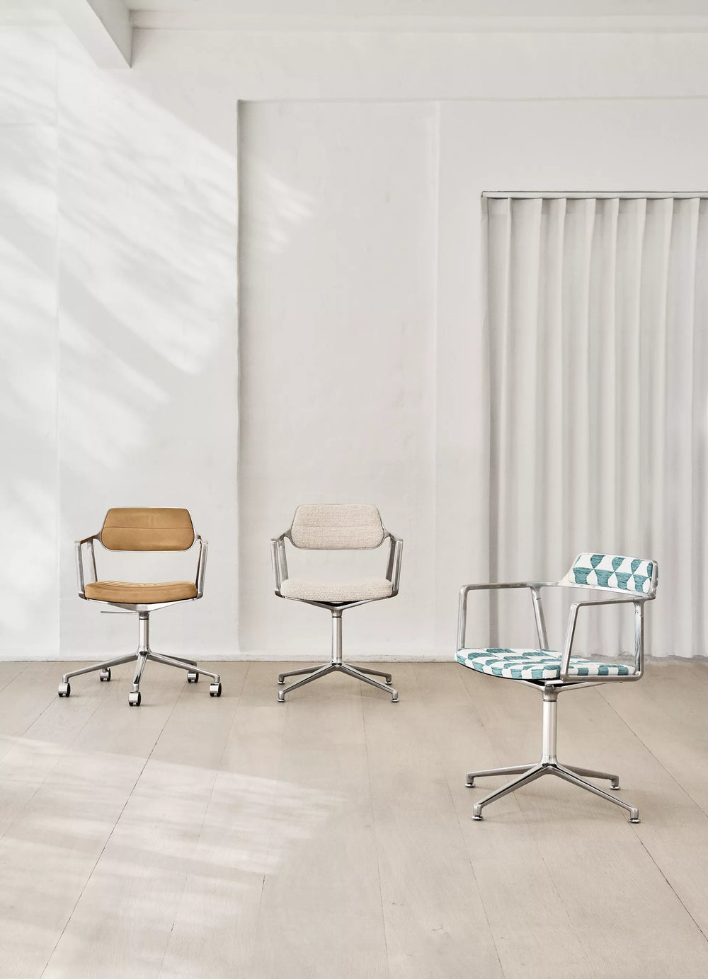 Vipp 453 Swivel chair