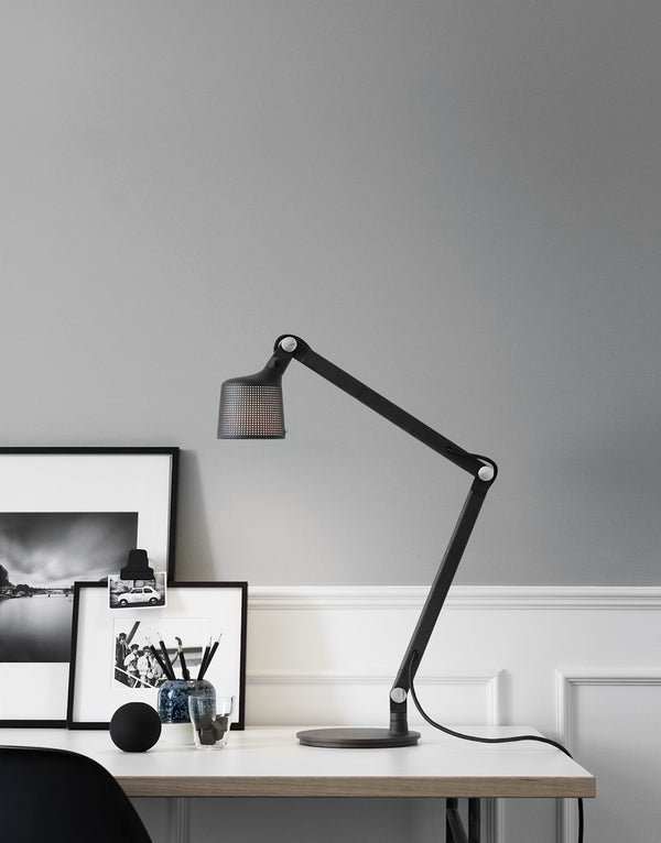 Vipp 521 Bordlampe med bordfeste sort