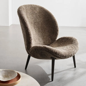 Vipp lounge stol, Dark oak Curly 07 Umber